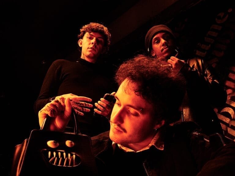 “TRÊS2”: Sotam, Kweller e Enzo Cello lançam projeto colaborativo com mixtape e shows