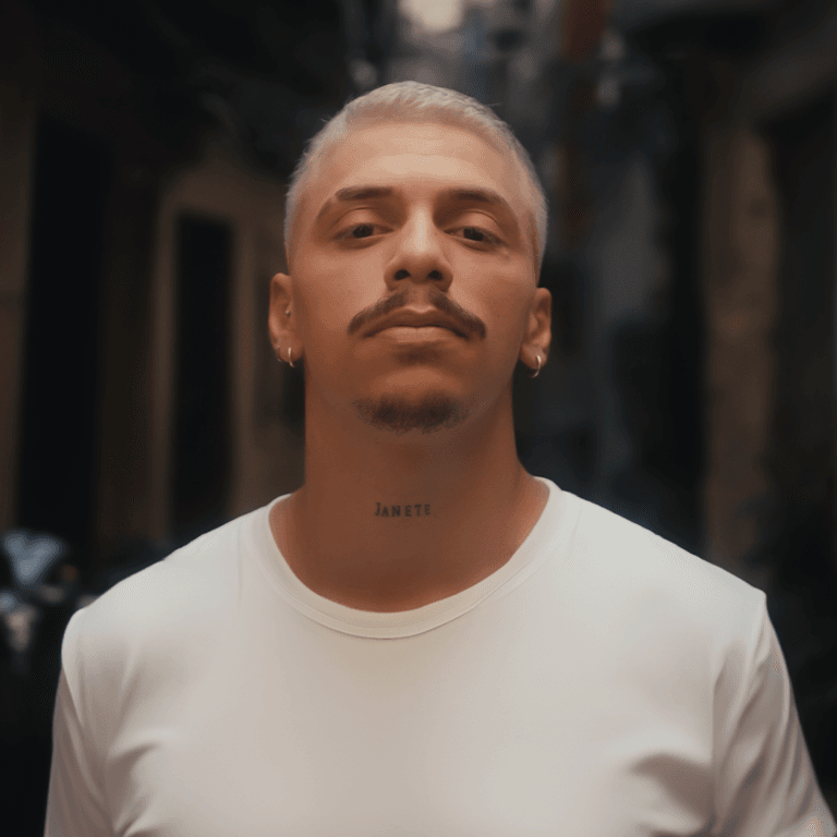 Klevis lança clipe inédito de “Uma Grande Favela”, retratando a realidade das comunidades