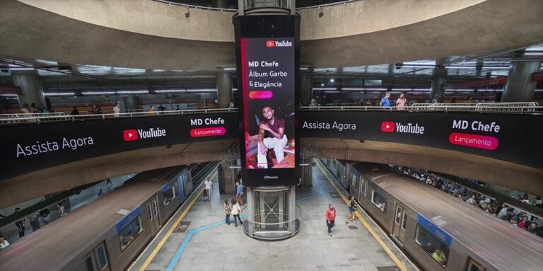 MD Chefe e Papatinho transformam Estação da Sé em vitrine para o álbum “Garbo & Elegância”