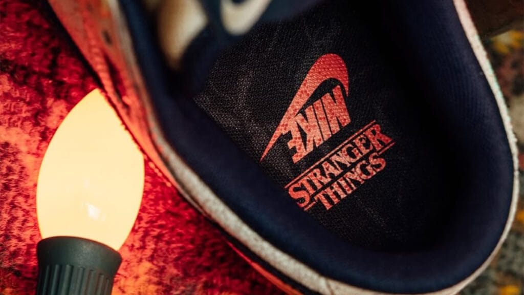 Detalhes sola Nike Dunk Low Stranger Things