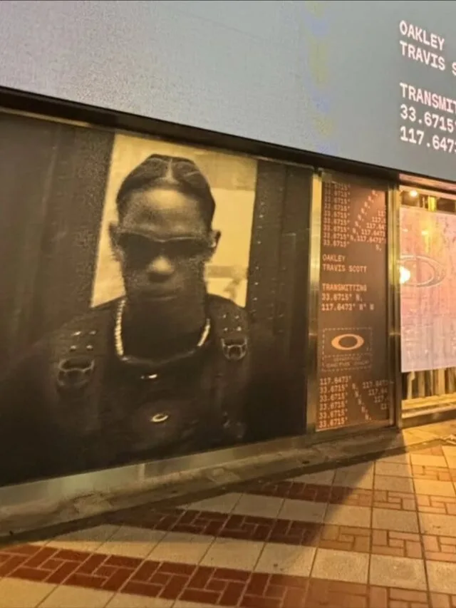 Oakley X-Metal Juliet e Travis Scott