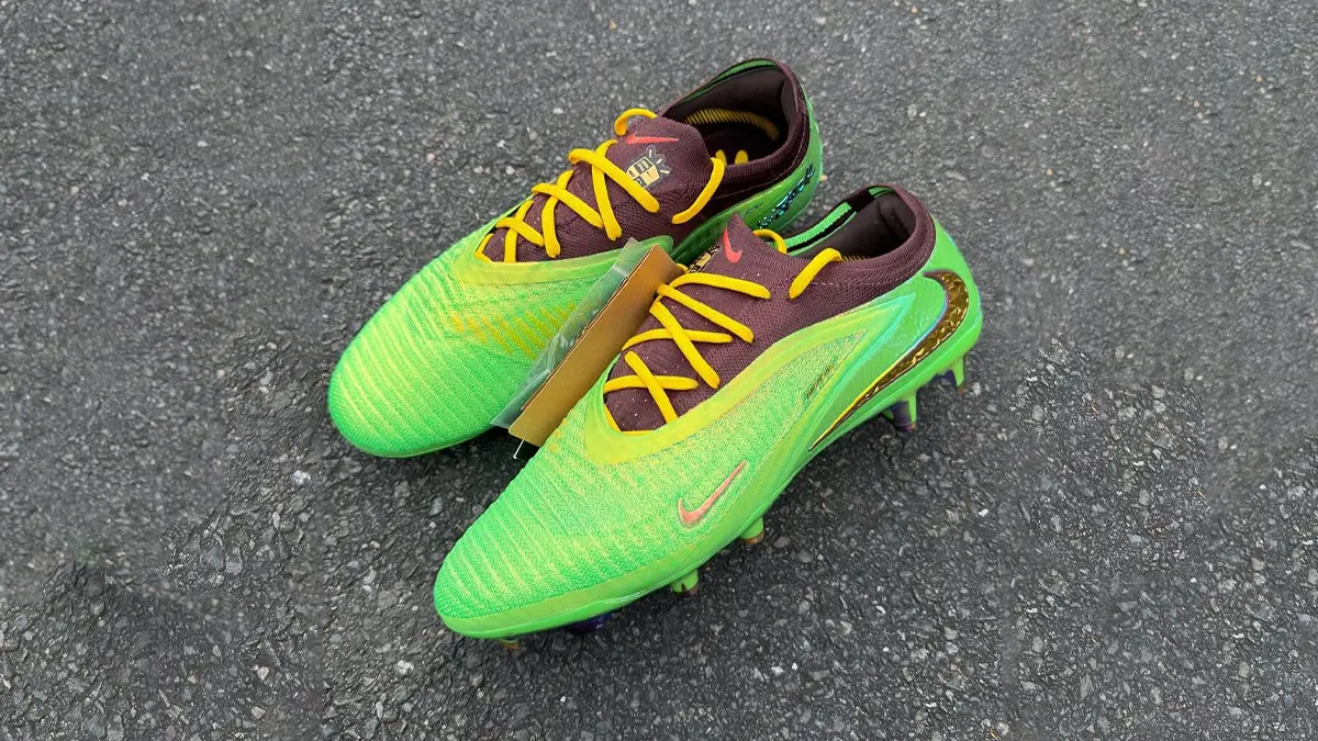 Nike Phantom 6 x Travis Scott