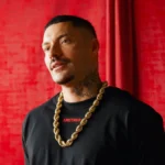 As melhores frases de Filipe Ret separadas por álbum e música. Do Vivaz ao NUME, os versos mais marcantes do rapper carioca para inspirar e legendar.