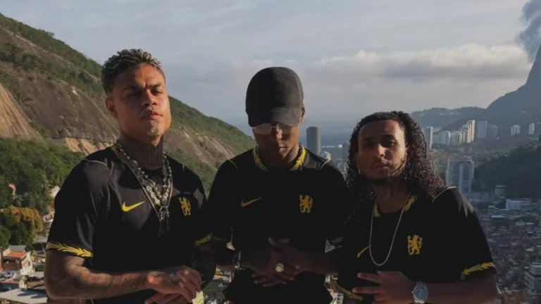 Chelsea FC reinaugura quadra na Rocinha com MC Cabelinho, MD Chefe e mais artistas
