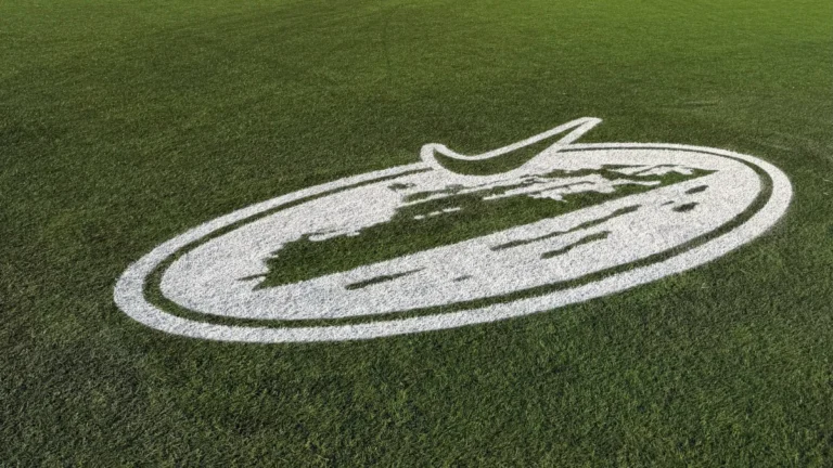Corteiz e Nike levam futebol e educação para crianças no Westway, em Londres