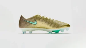 Nike lança Mercurial Superfly 11 de Mbappé em edição dourada