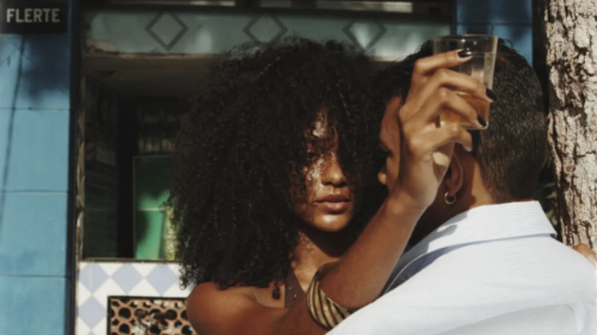 Xamã lança álbum Flerte com afrobeat, amapiano e participações de LUDMILLA e L7NNON