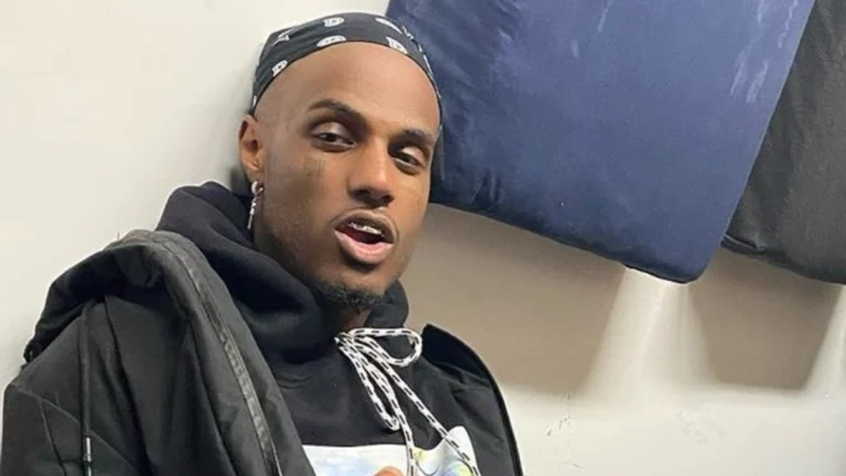 Ex de Derek afirma que rapper deve mais de R$ 300 mil em pensão
