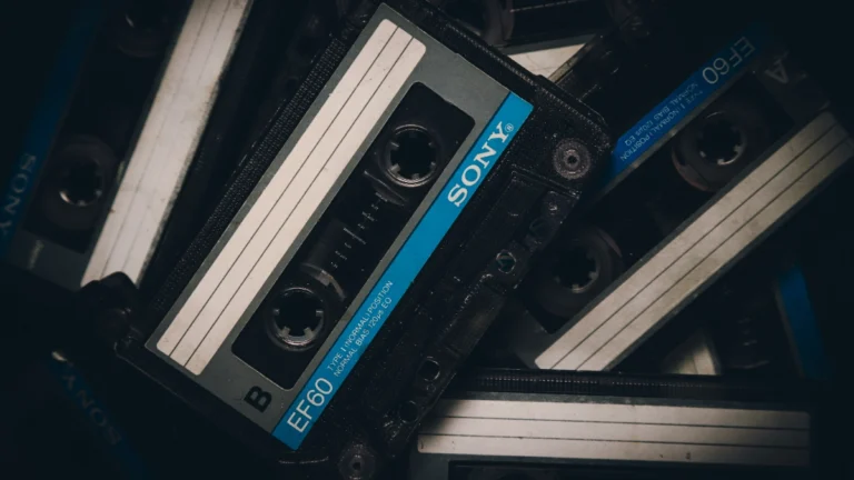 Sony Music já pediu a remoção de mais de 260 mil faixas falsas feitas com IA