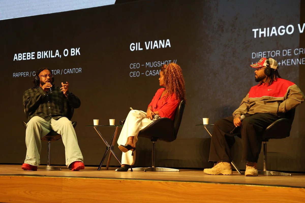 BK em painel no palco do Festival do Clube de Criação, no Memorial da América Latina