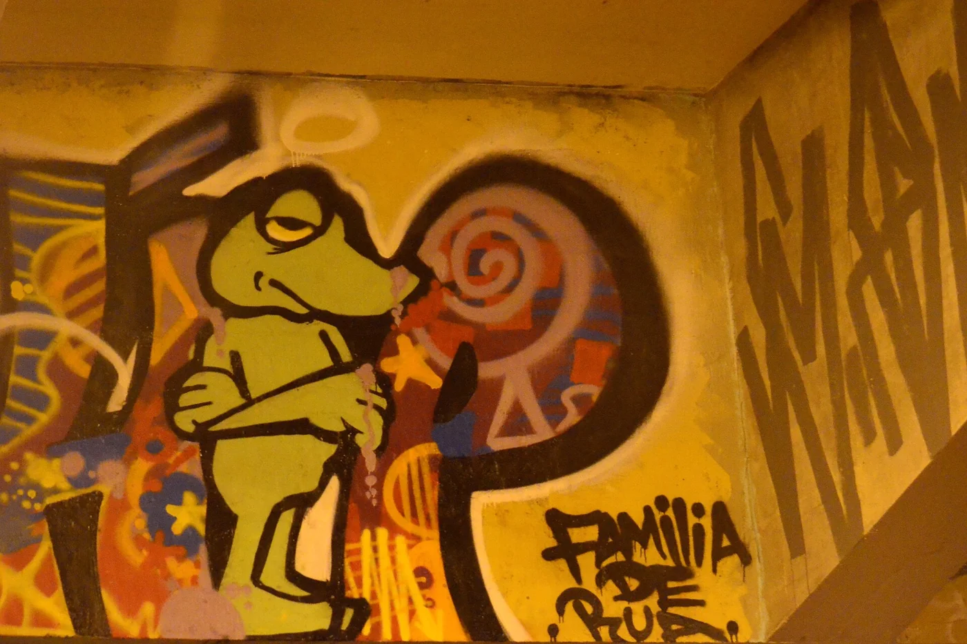 Grafite com a assinatura da Família de Rua no Viaduto Santa Tereza, em Belo Horizonte, casa do Duelo de MCs