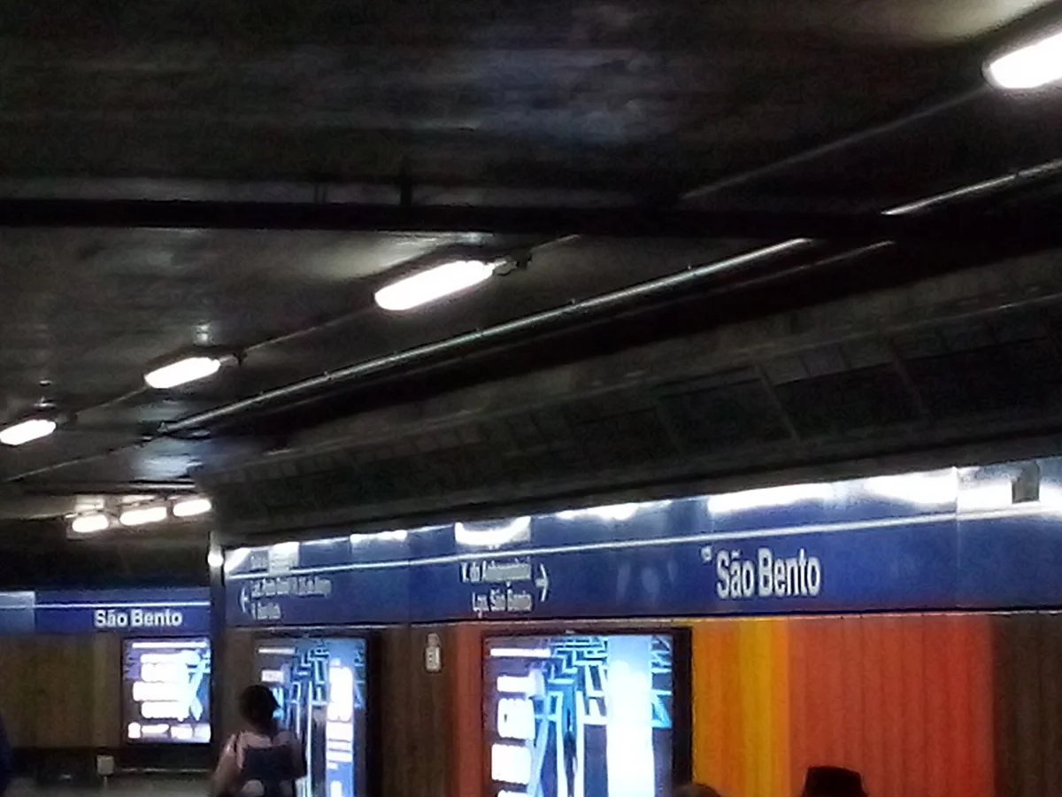 Plataforma da estação São Bento do metrô de São Paulo
