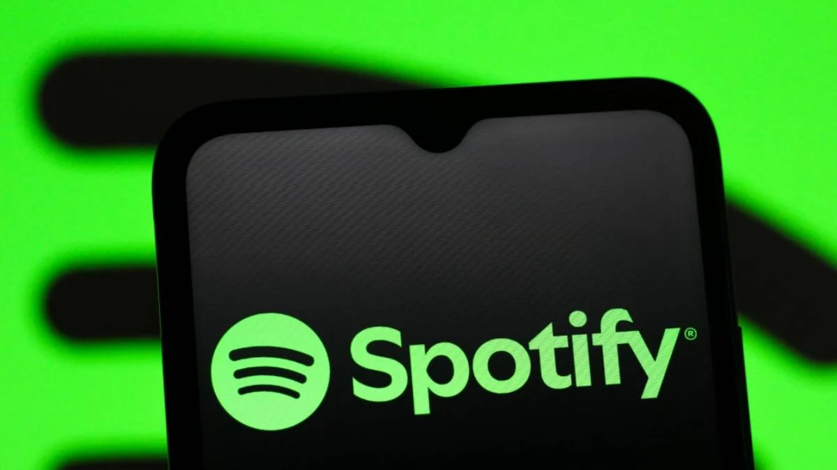 Músicas de IA no Spotify: plataforma remove mais de 75 milhões de faixas rotuladas como spam