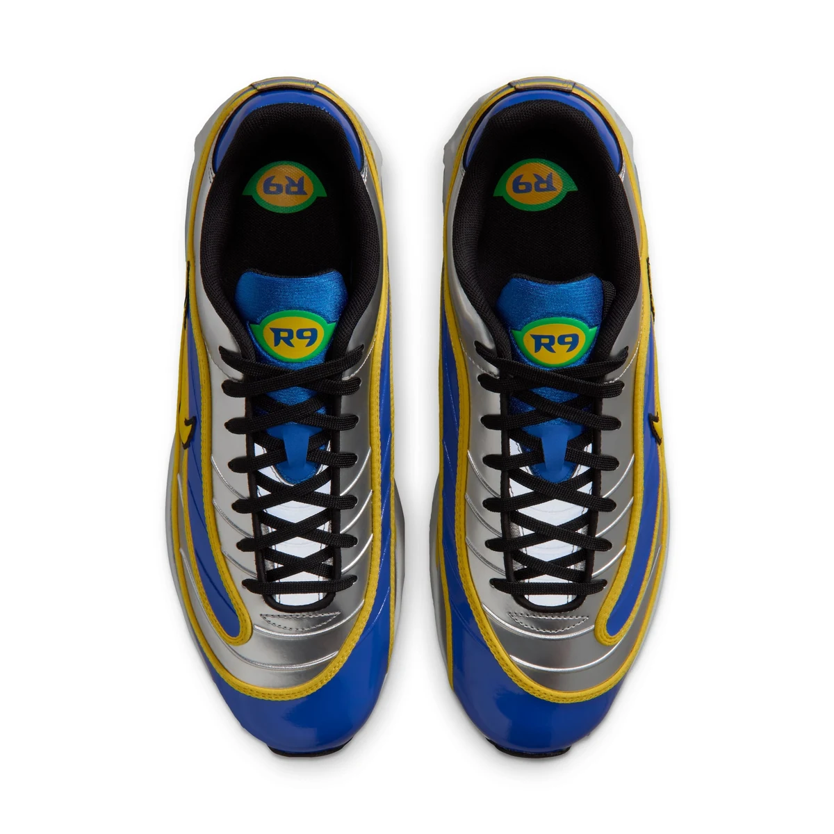 Par do Nike Air Max Joga Bonito R9 visto de cima, com R9 na palmilha