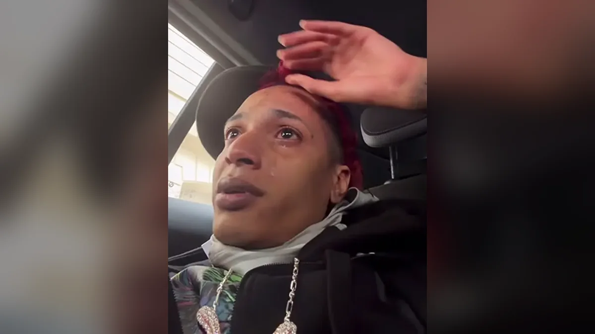 Oruam com lágrimas nos olhos em vídeo publicado nos stories do Instagram