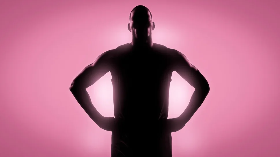 Silhueta de jogador em fundo rosa usada pelo Heat para divulgar o uniforme Vice City Edition